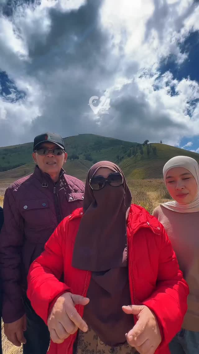 Bromo is calling! 🌋
Yuk, ajak keluarga atau teman dan berangkat bareng 24Travel!
Info promo & konsultasi klik link bio @24travel.id#24travel #semuabisaliburan #paketwisatabromo #tripbromo