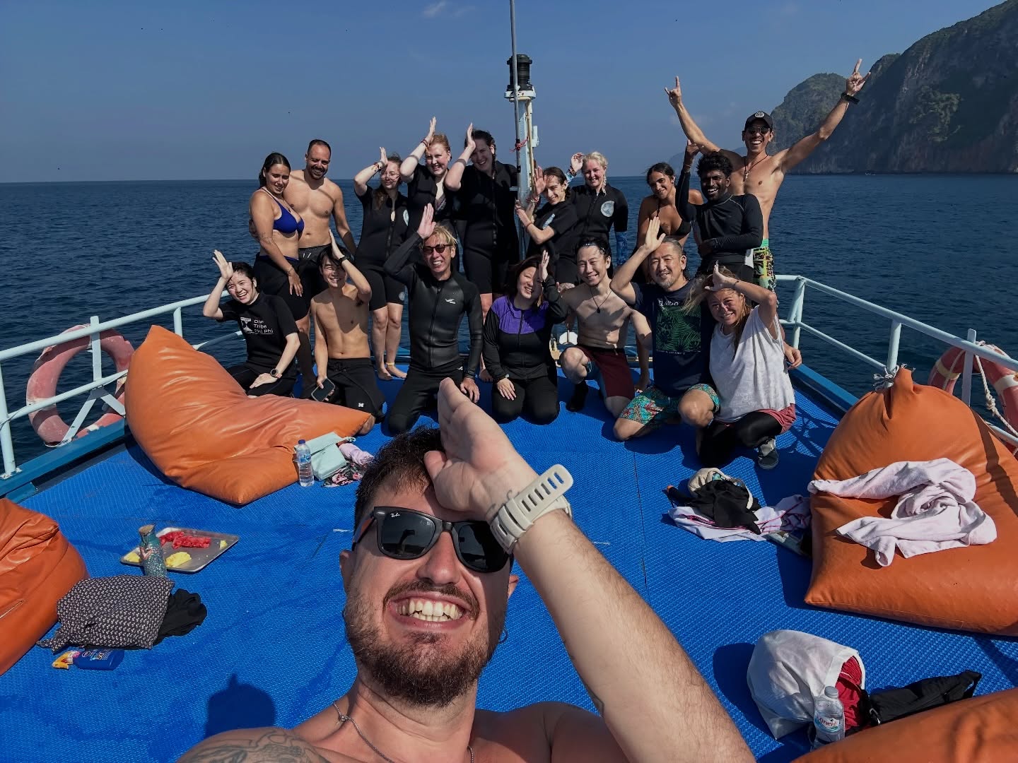 🌊🤿 HALF DAY TRIP — FULL DAY ENERGY 🤿🌊 We did a Half Day Trip today…
but the fun? 100% FULL DAY 😎 Great dives, amazing people, sunshine, laughter and good vibes all around ☀️
If the boat looks this fun, imagine what it’s like underwater 🔥 👉 If you’re thinking “I wish I was there”…
Next trip, you are 😉 #diving #scuba #scubadive #padi #thailand